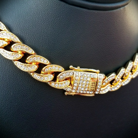 14k Gold Electro Plated 18" Iced Out Cuban Chain - Picture 5 of 6